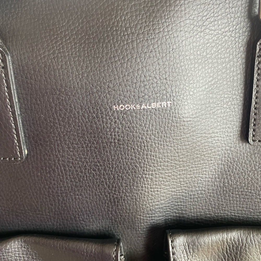 HOOK + ALBERT premium leather garment weekender - Picture 12 of 12